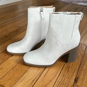 Dr. Scholl’s Ride Away, White Cap Boots